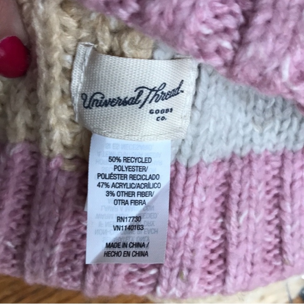 Beanie & Mittens - Picture 6 of 9